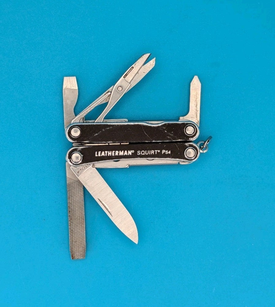 Leatherman Squirt PS4 Multi-Tool With Pliers Scissors Knife Black