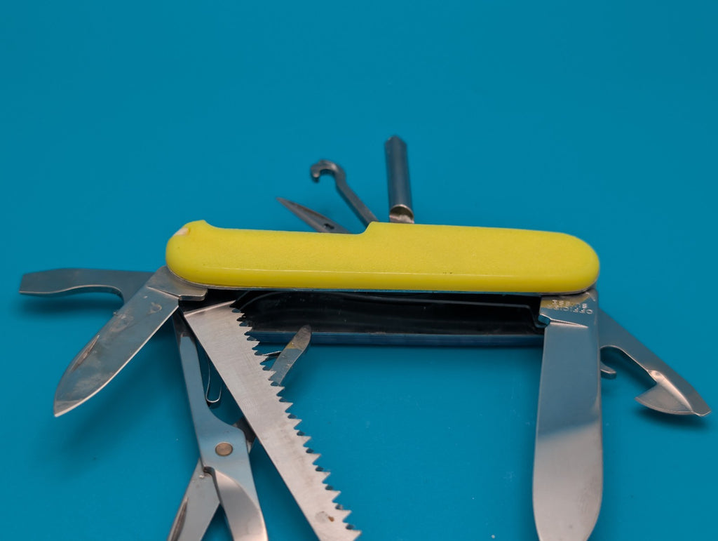 CUSTOM VICTORINOX FIELDMASTER GLOW IN THE DARK BLUE & YELLOW SWISS ARMY KNIFE!