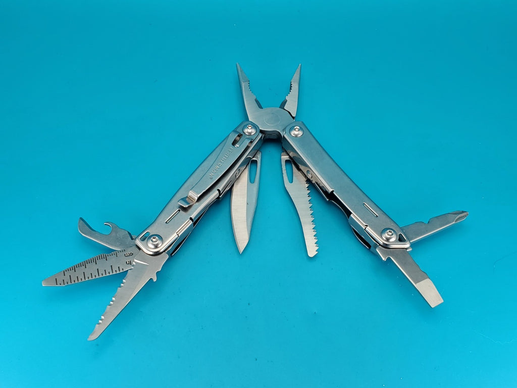 Leatherman Sidekick Multi-Tool, Knife, Pliers, Saw, Stainless!