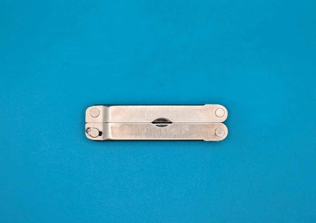 Leatherman PST 2 Multi Tool! 03/01 date stamp! Fast Shipping! With Sheath!