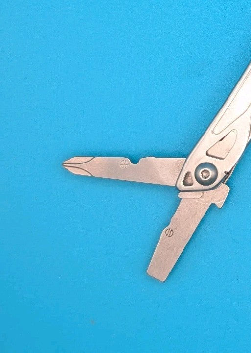 Leatherman Sidekick Multi-Tool, Knife, Pliers, Saw, Stainless! With Sheath!