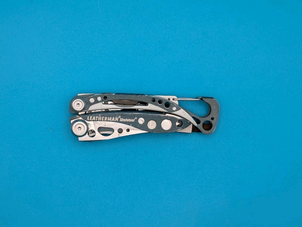 Leatherman Skeletool Multi Tool - Combo Blade Knife Pliers, Navy Blue Handle PCI