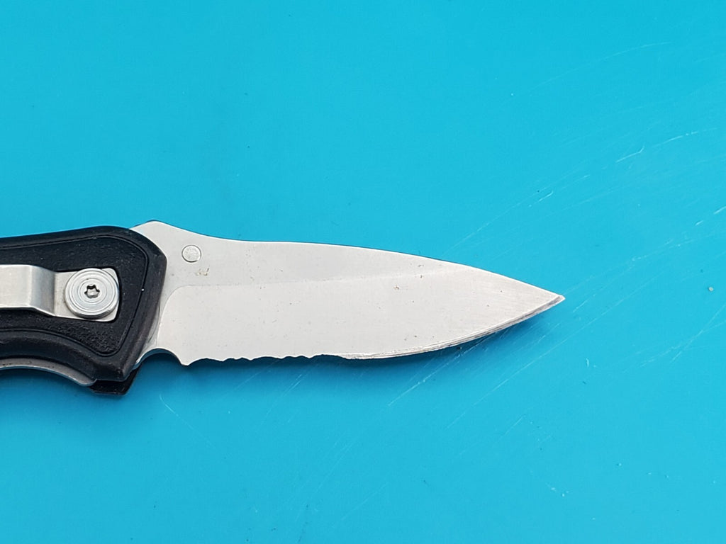 Leatherman C301 Pocket Knife with Clip Combo Blade Liner Lock!