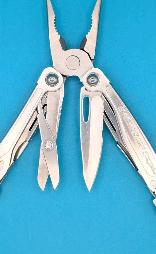 LEATHERMAN WINGMAN MULTI-TOOL! FAST SHIPPING! WITH SHEATH!