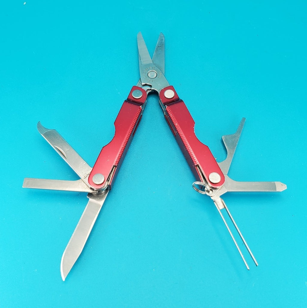 Leatherman Micra Multi-Tool, Knife, Scissors, Key Ring, Red!