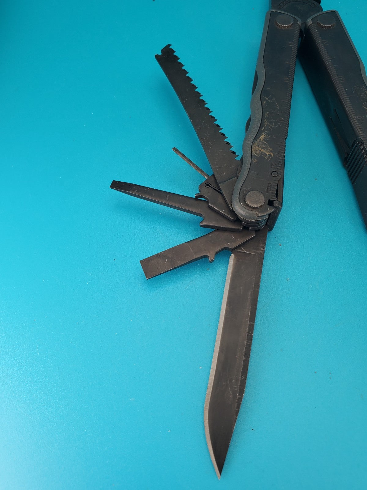 Leatherman BLAST Multi-Tool , Retired Multitool w/ Knife Pliers! BLACK OXIDE!