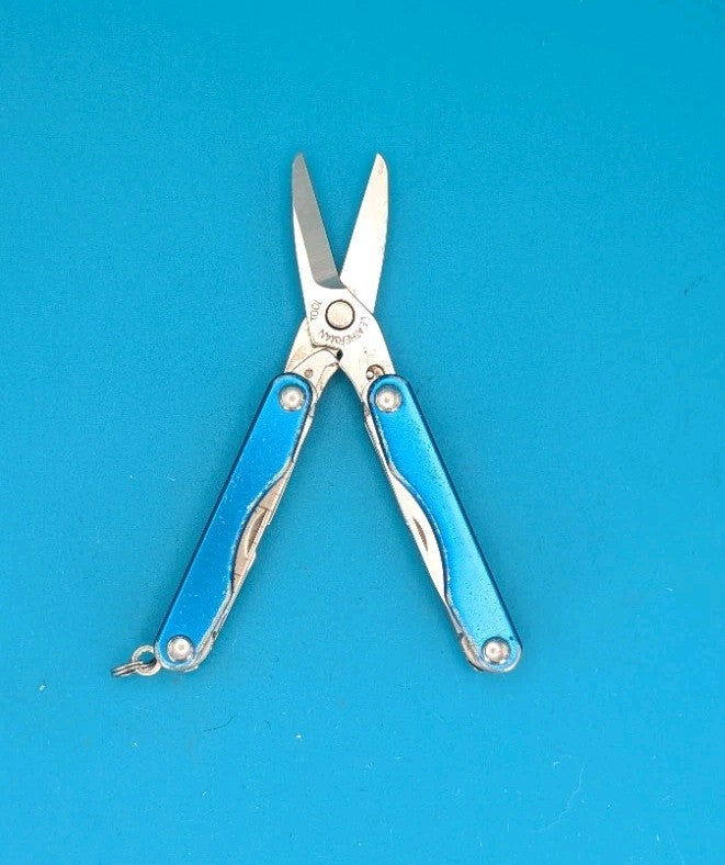 Leatherman Squirt S4 Multi-Tool, Key Ring, Retired, BLUE!