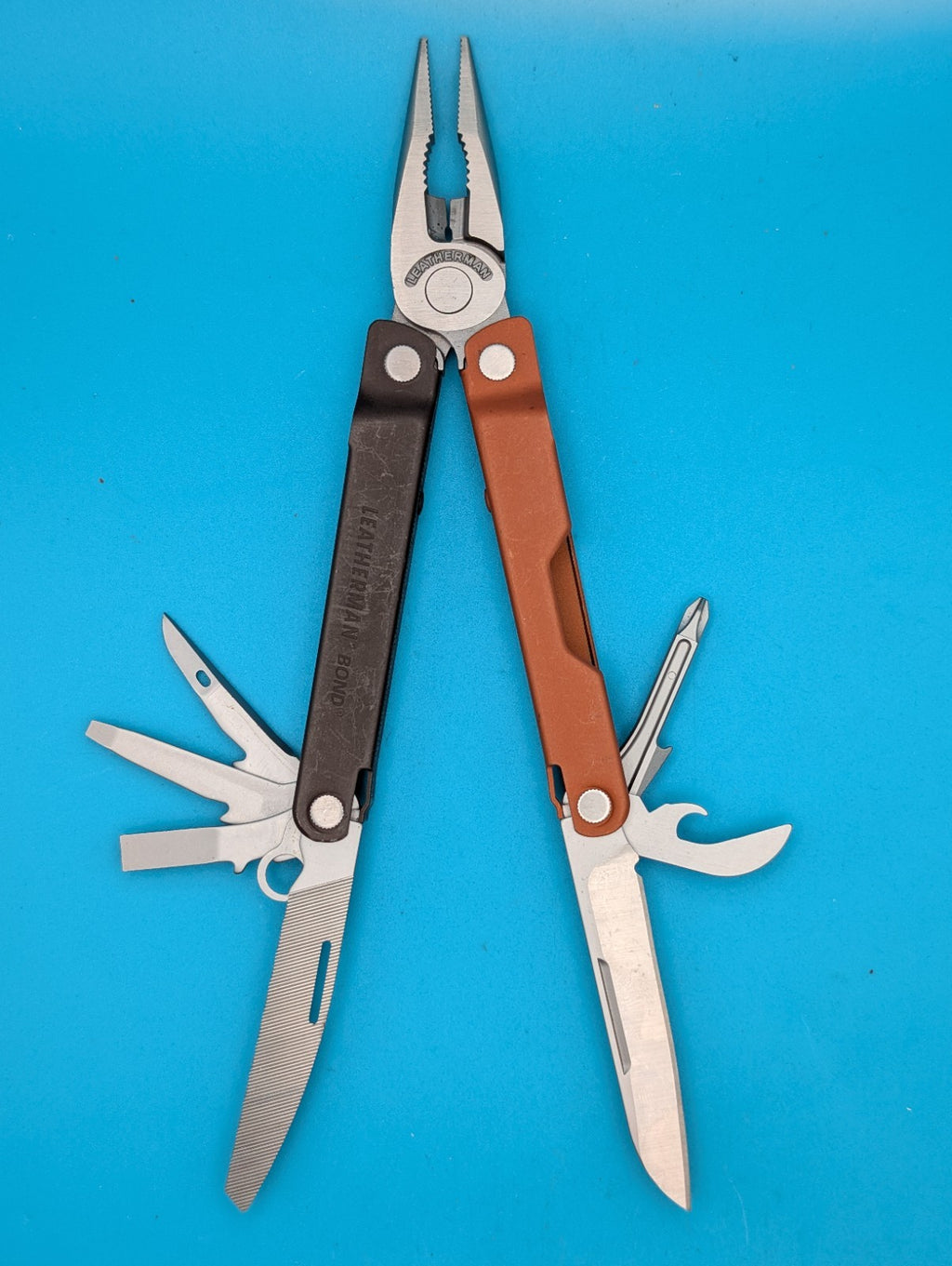 LEATHERMAN Bond Multitool, Stainless Steel Everyday Tool! With Sheath!
