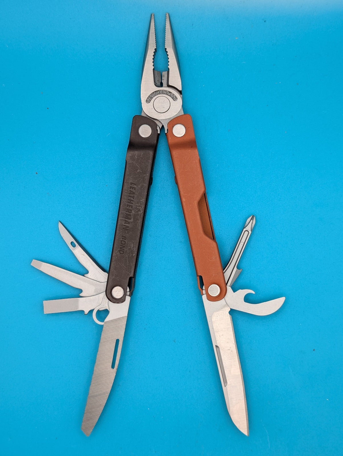 LEATHERMAN Bond Multitool, Stainless Steel Everyday Tool! With Sheath!