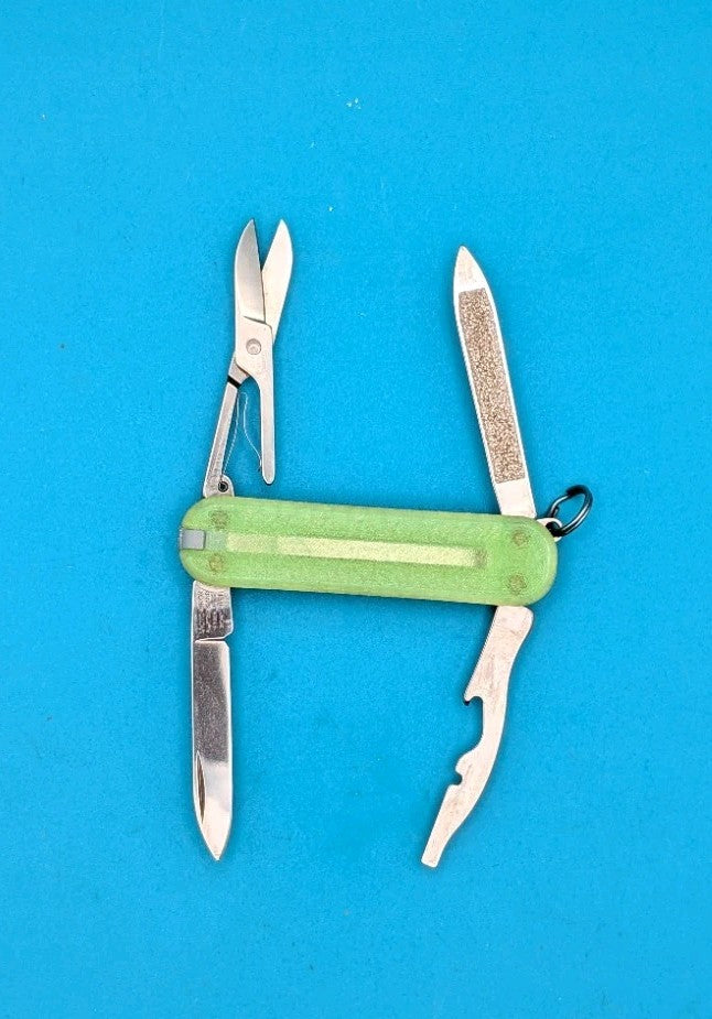 Victorinox Rogue 58mm Swiss Army Knife Multi Tool! Glow in the Dark Scales!