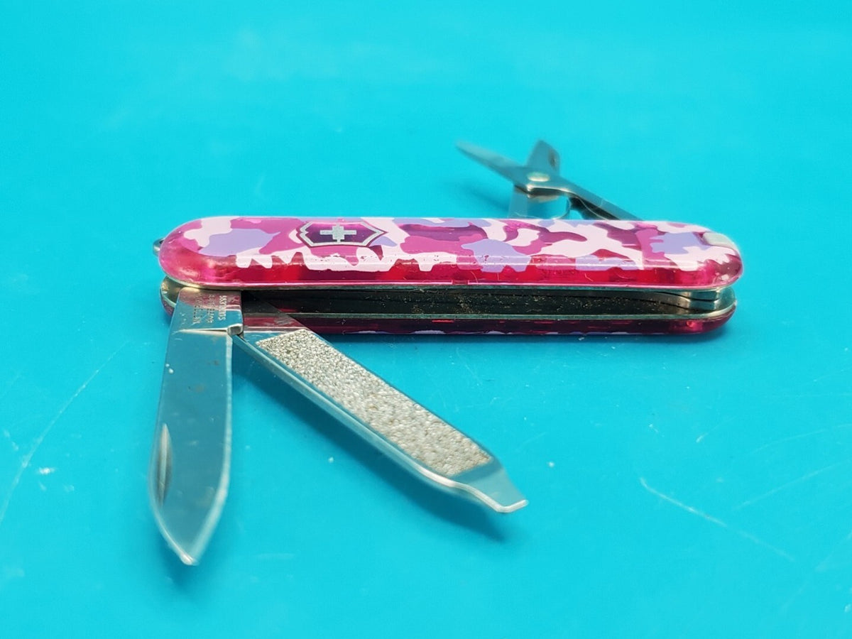 Victorinox Classic SD Swiss Army Knife 3 Tool Pocket Knife! PINK CAMO!