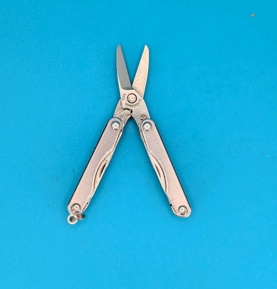 Leatherman Squirt S4 Multi-Tool, Key Ring, Retired, GRAY!