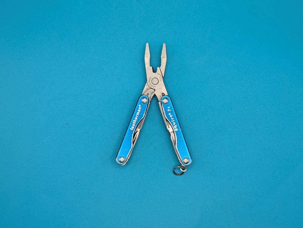 Leatherman Squirt P4 Multi-Tool, Key Ring, Retired, BLUE!