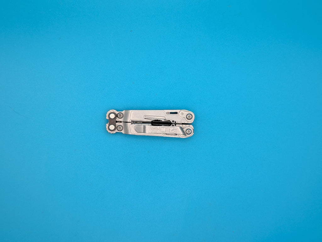 SOG PowerPint Tool Compact Lightweight Silver Multi-Tool!