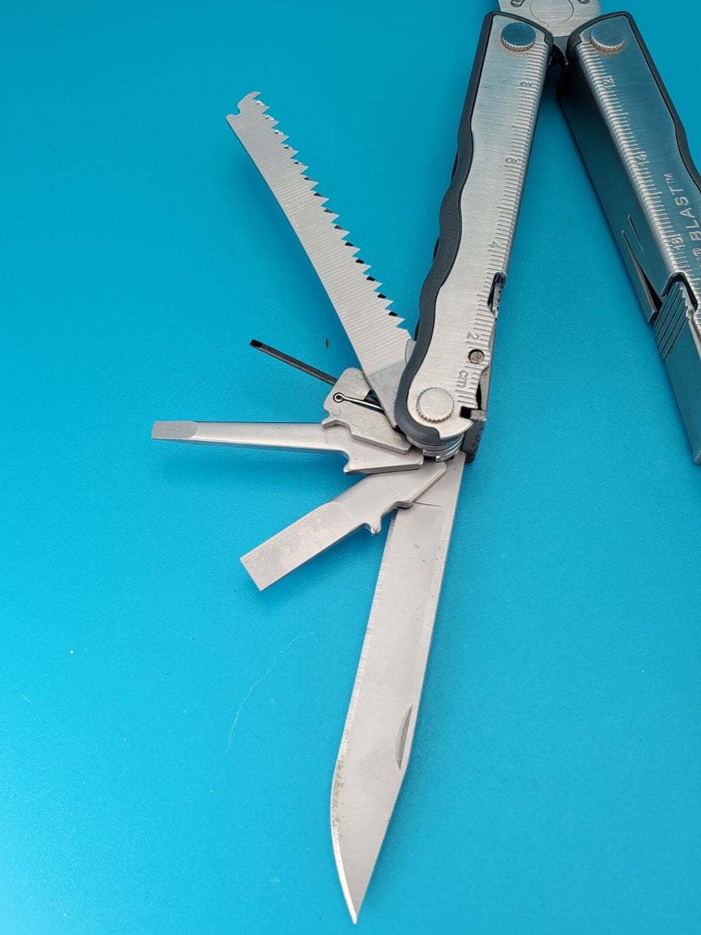 Leatherman BLAST Multi-Tool , Retired Multitool w/ Knife Pliers! WITH SHEATH!