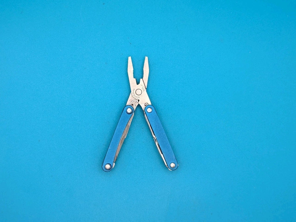 Leatherman SQUIRT PS4 Multi-Tool With Pliers Scissors Knife BLUE!
