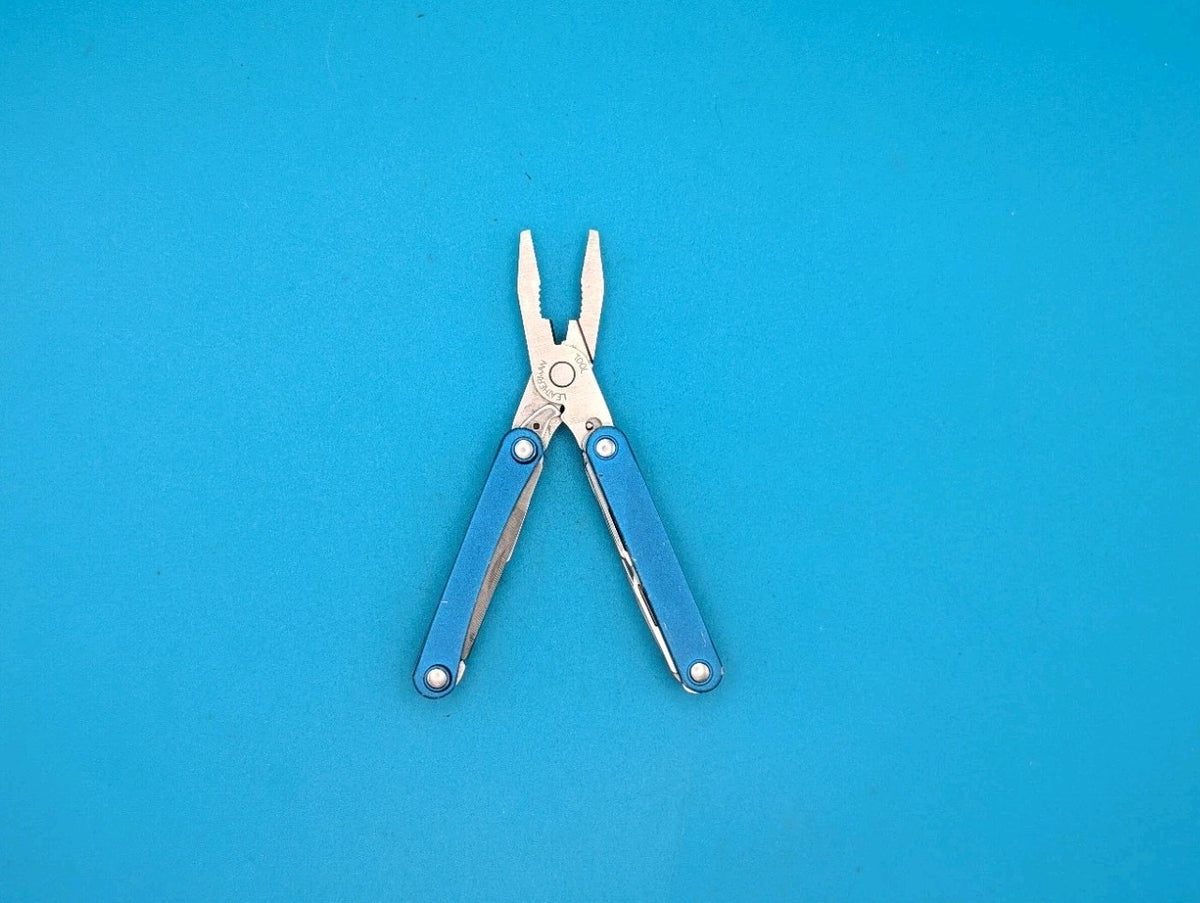 Leatherman SQUIRT PS4 Multi-Tool With Pliers Scissors Knife BLUE!