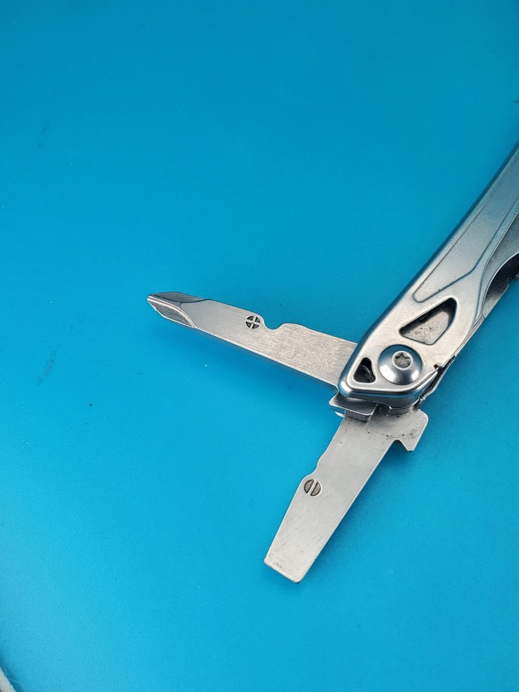 Leatherman Sidekick Multi-Tool, Knife, Pliers, Saw, Stainless! WITH SHEATH!