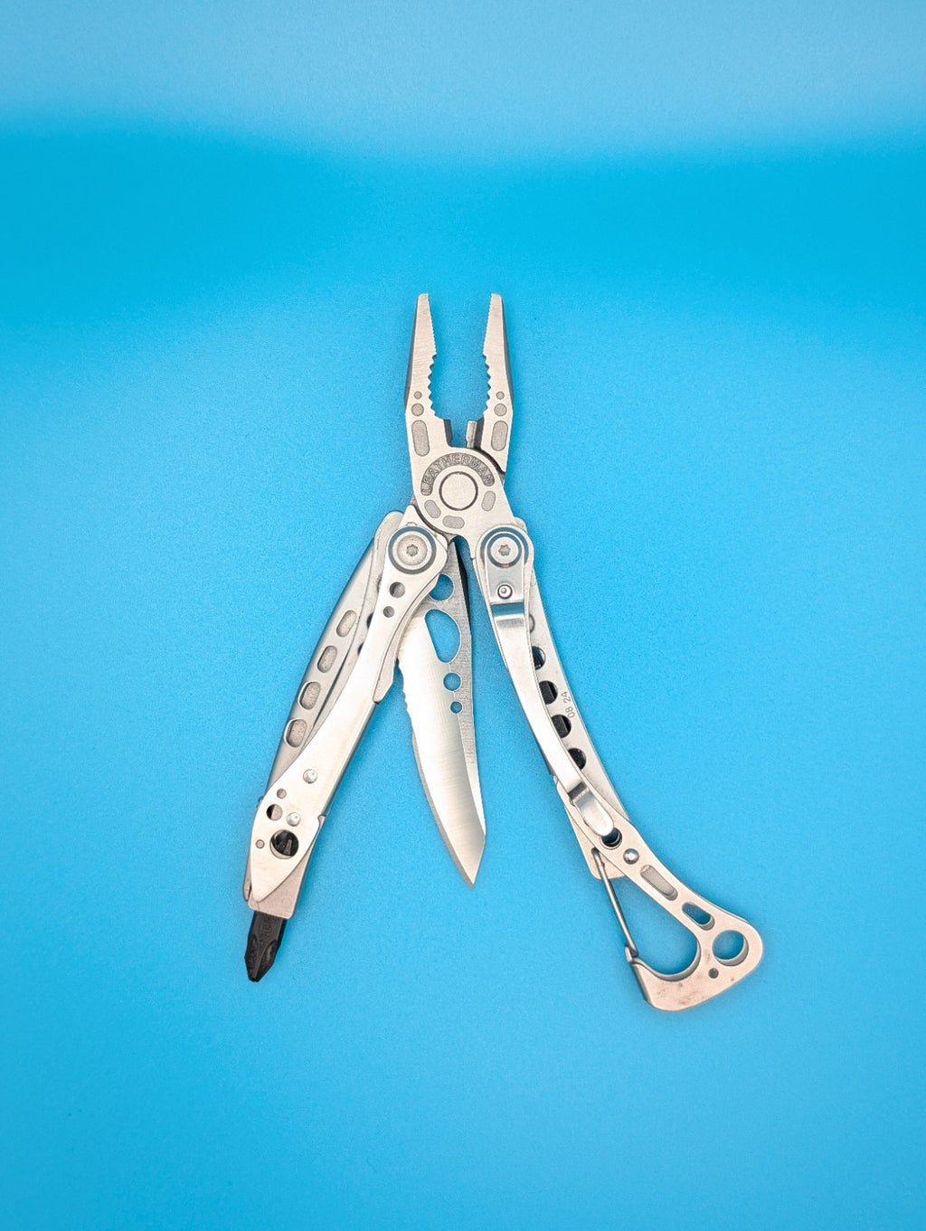 Leatherman Skeletool Multitool Combo Edge Knife! WITH SHEATH!
