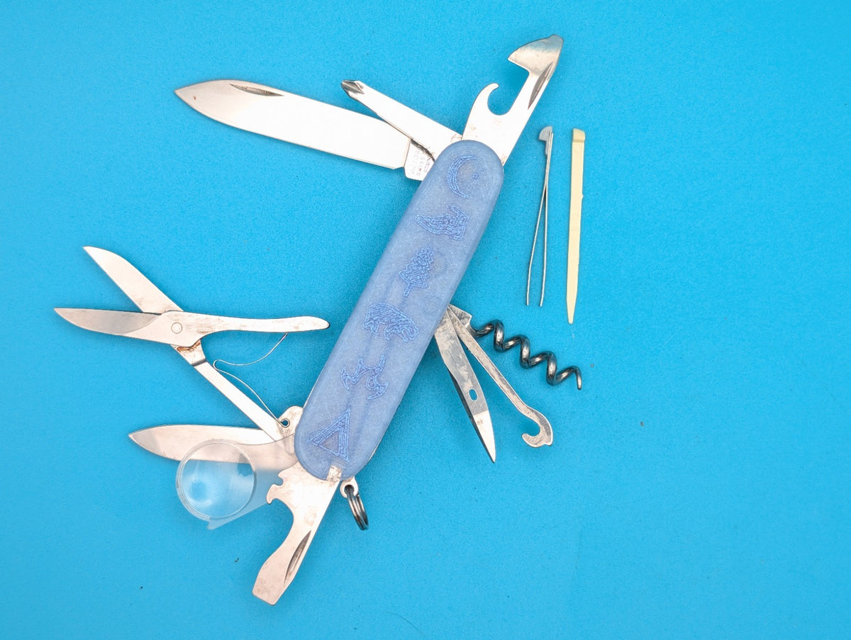 VICTORINOX EXPLORER GLOW IN THE DARK SWISS ARMY KNIFE MULTI TOOL!