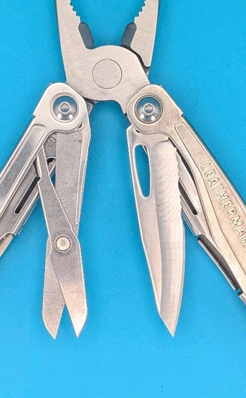 Leatherman Wingman Multi-Tool with Sheath