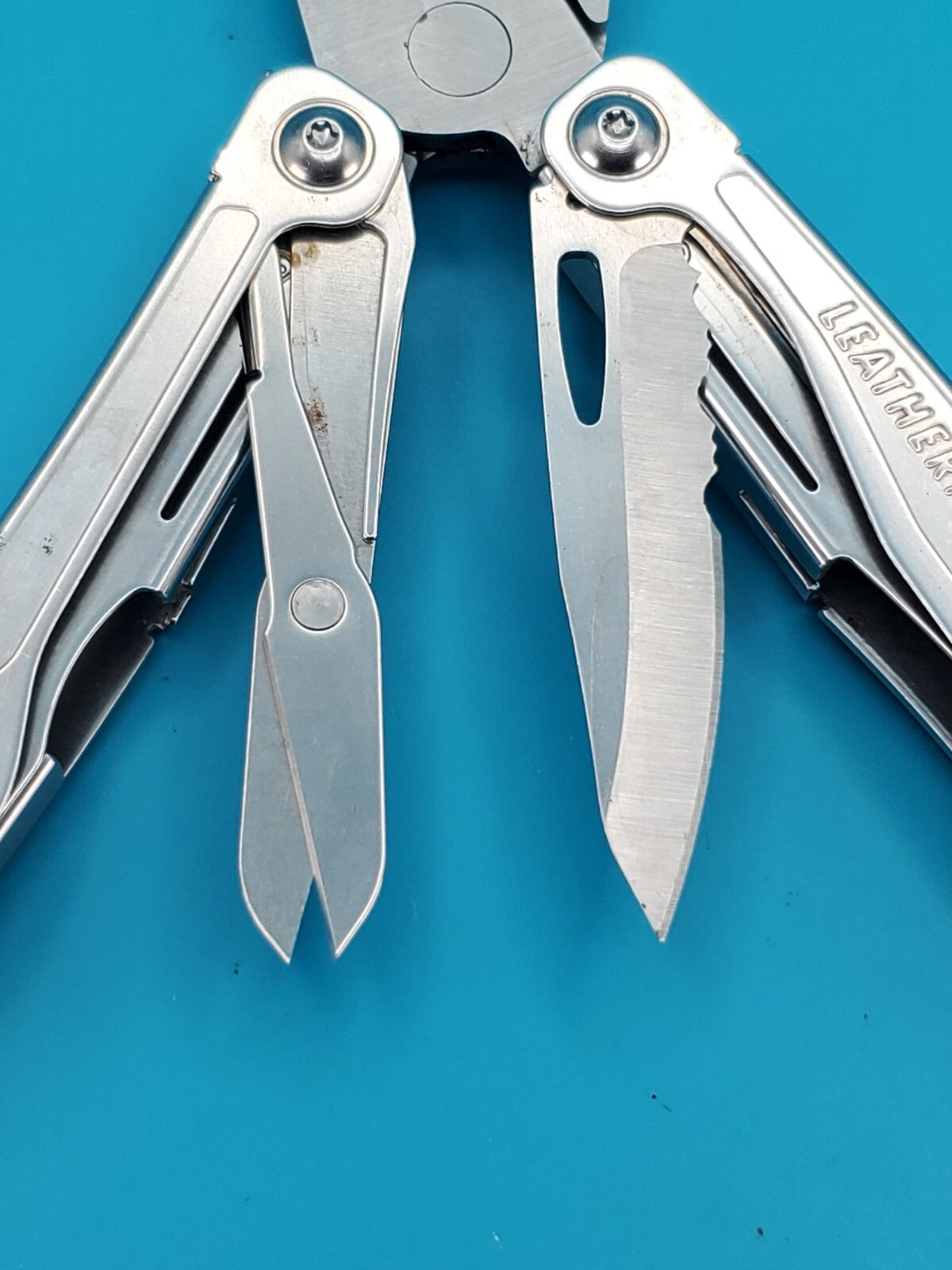 LEATHERMAN WINGMAN MULTI-TOOL! FAST SHIPPING!