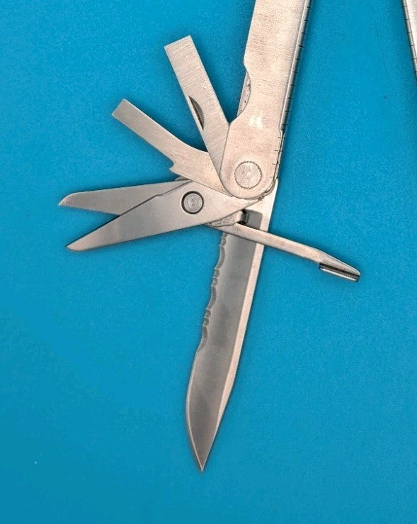 Leatherman PST 2 Multi Tool! 03/01 date stamp! Fast Shipping! With Sheath!