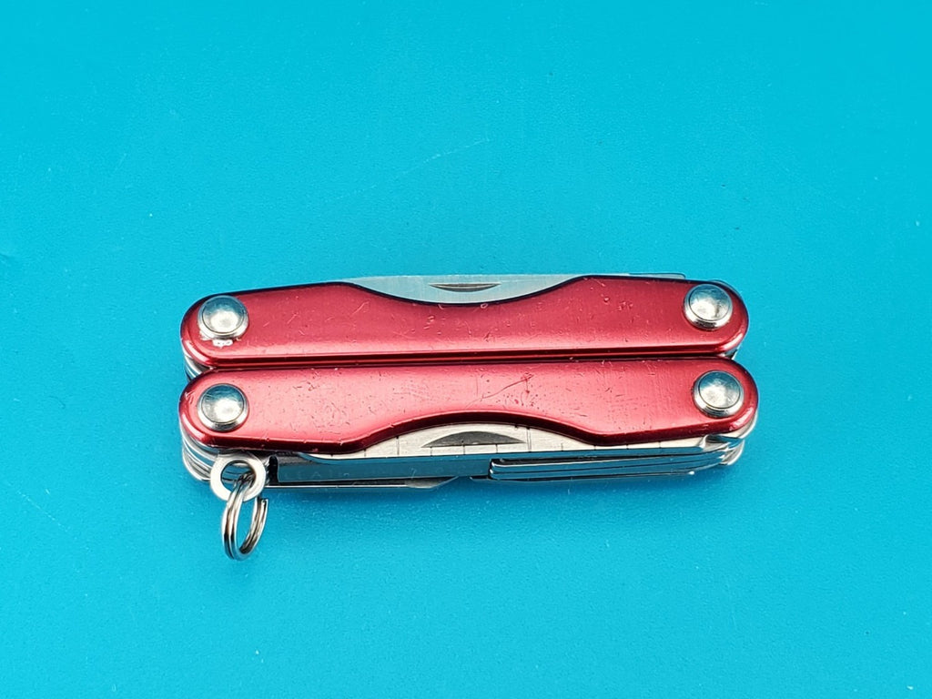 Leatherman Squirt S4 Multi-Tool, Key Ring, Retired, Red
