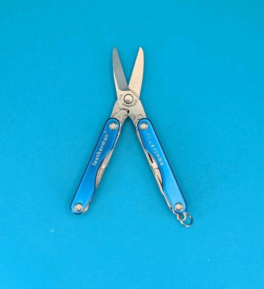 Leatherman Squirt S4 Multi-Tool, Key Ring, Retired, BLUE!