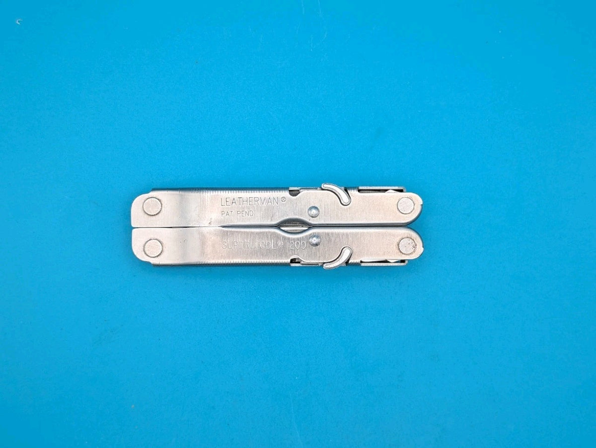 Vintage LEATHERMAN Super TOOL 200 Multi Tool! 08/02 Date Stamp!