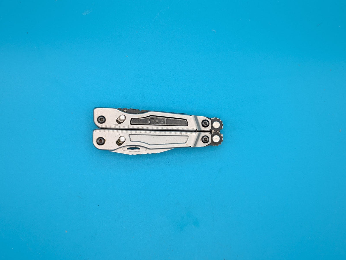 Retired SOG PowerPlay Knife Pliers Multi Tool! With Sheath!