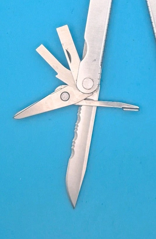 Leatherman PST 2 Multi Tool! 02/99 date stamp! Fast Shipping! With Sheath! *CAD*