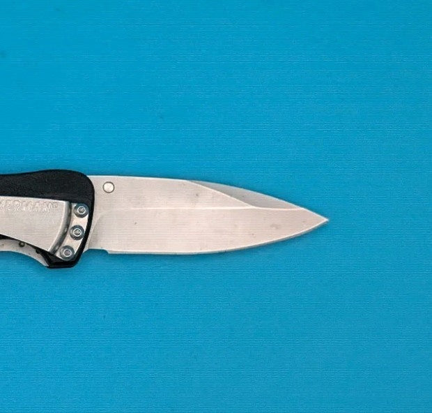 Leatherman Crater C33 Plain Edge Pocket Knife! Black!