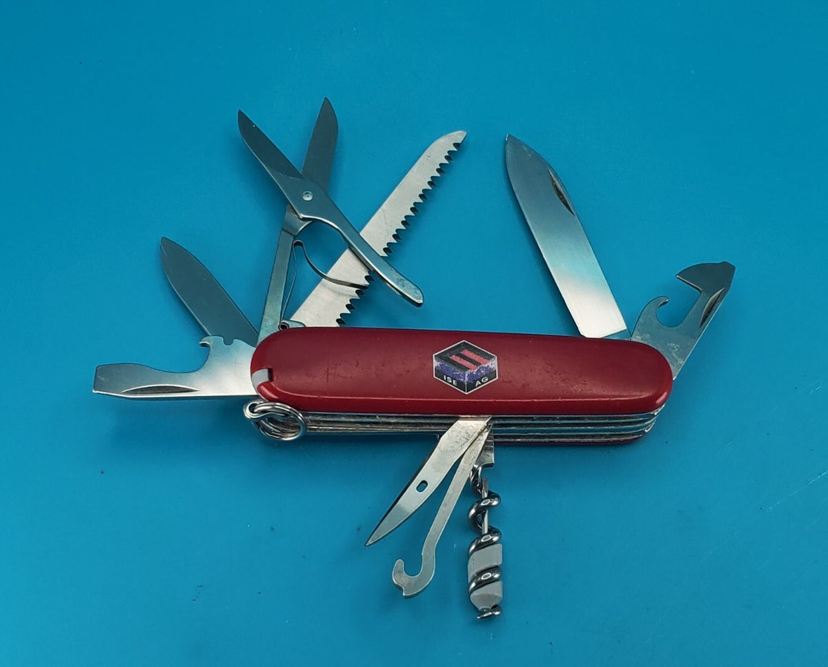 Victorinox Huntsman Plus Red Swiss Army Knife Multi Tool! With Pen! NICE!
