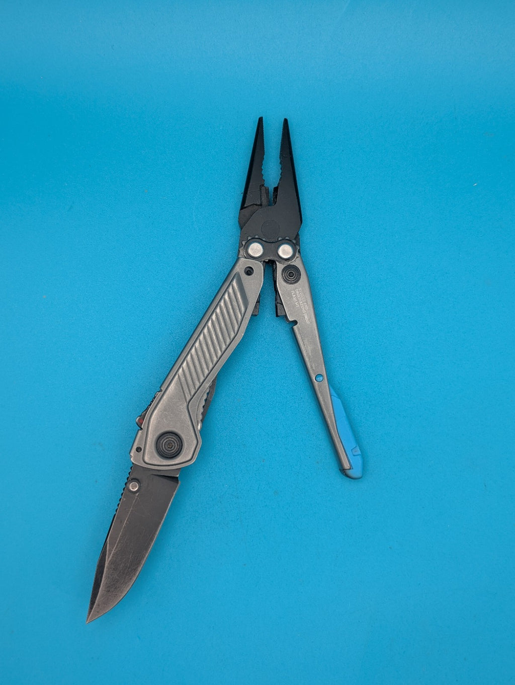 SOG Flash MT Multi-Tool Stainless Steel Housing! Urban Gray & Cyan!
