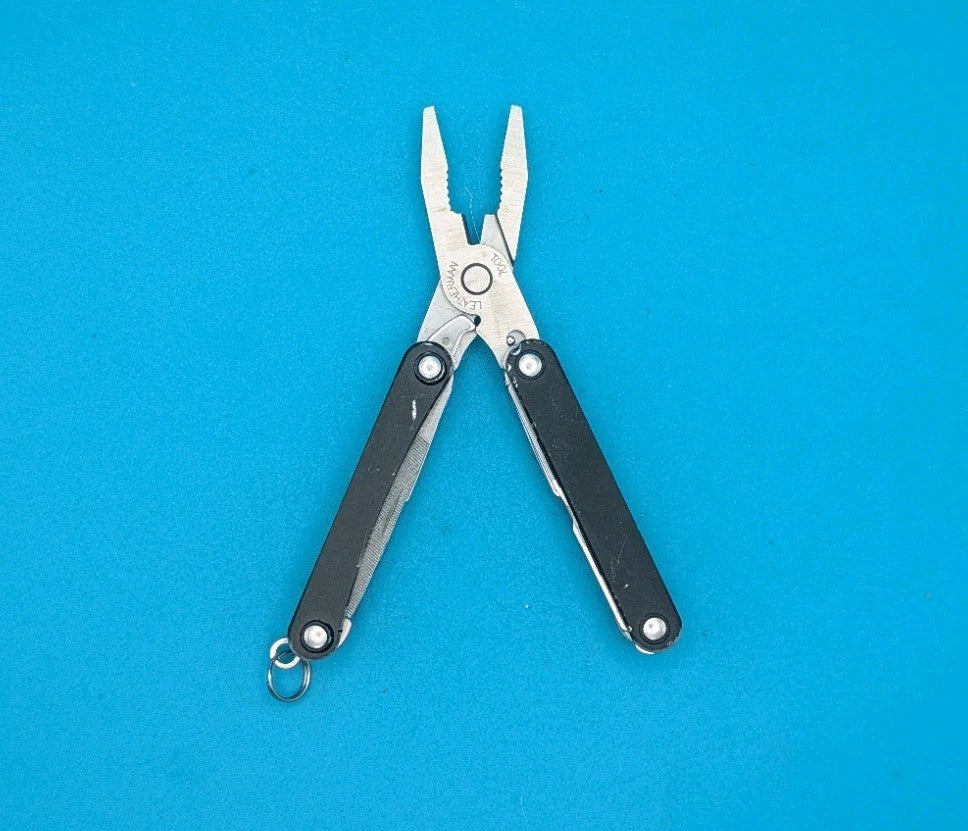 Leatherman SQUIRT PS4 Multi-Tool With Pliers Scissors Knife BLACK!