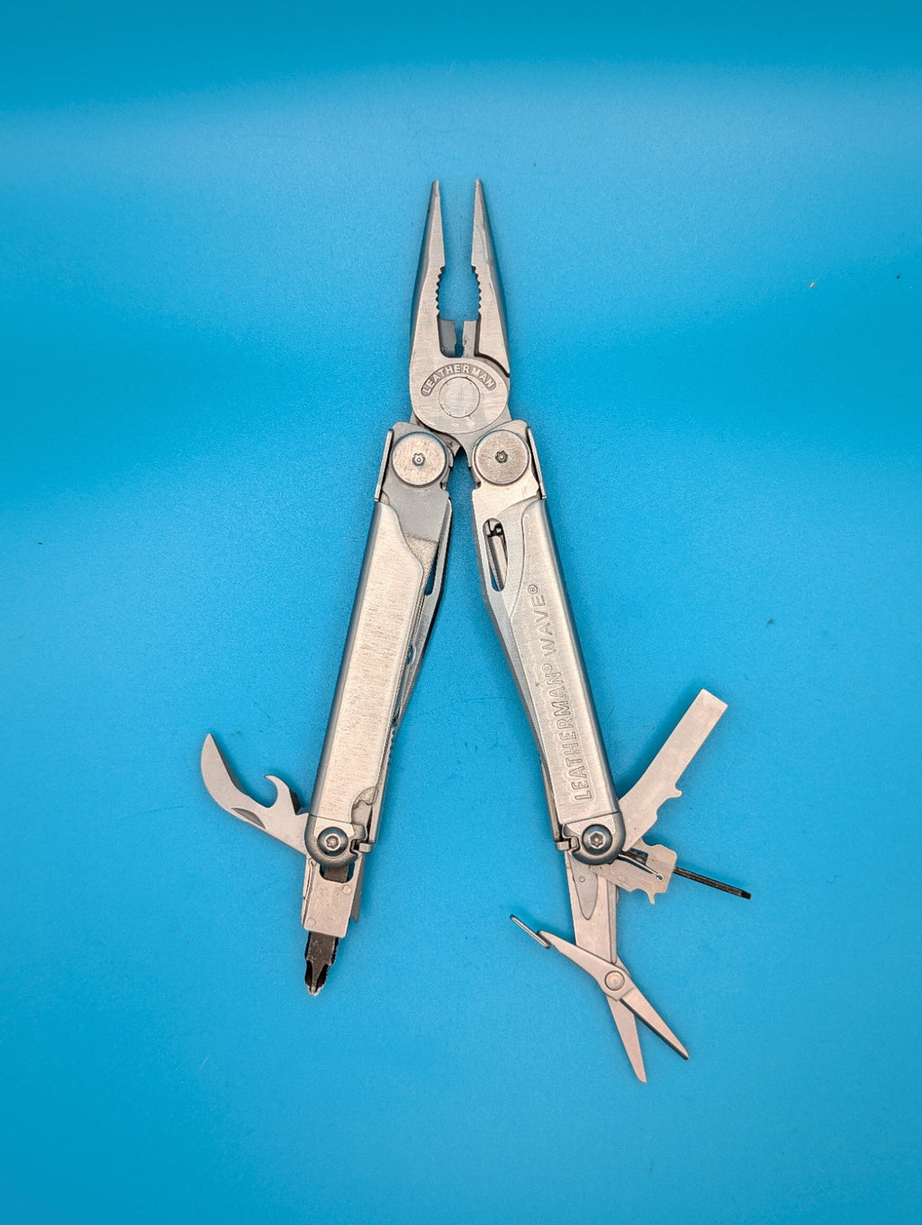 Leatherman Wave Multi Tool! Stainless! Retired! Free Shipping! With Sheath!