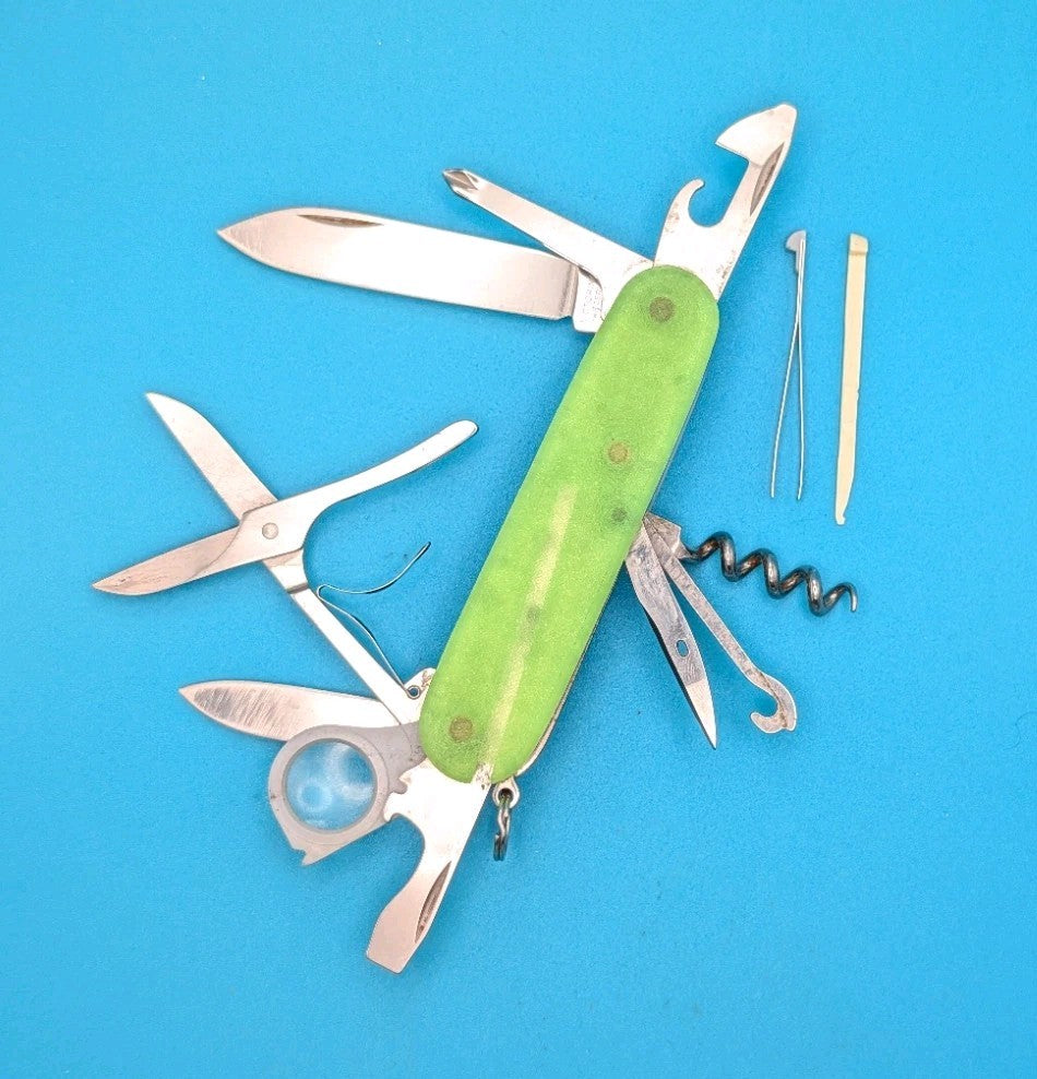 CUSTOM VICTORINOX EXPLORER GLOW IN THE DARK SWISS ARMY KNIFE MULTI TOOL! 91mm