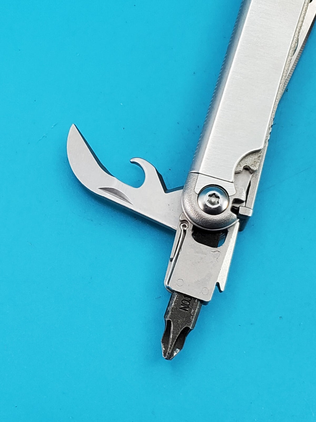 Leatherman Wave Multi-Tool, Well Maintained with Sheath