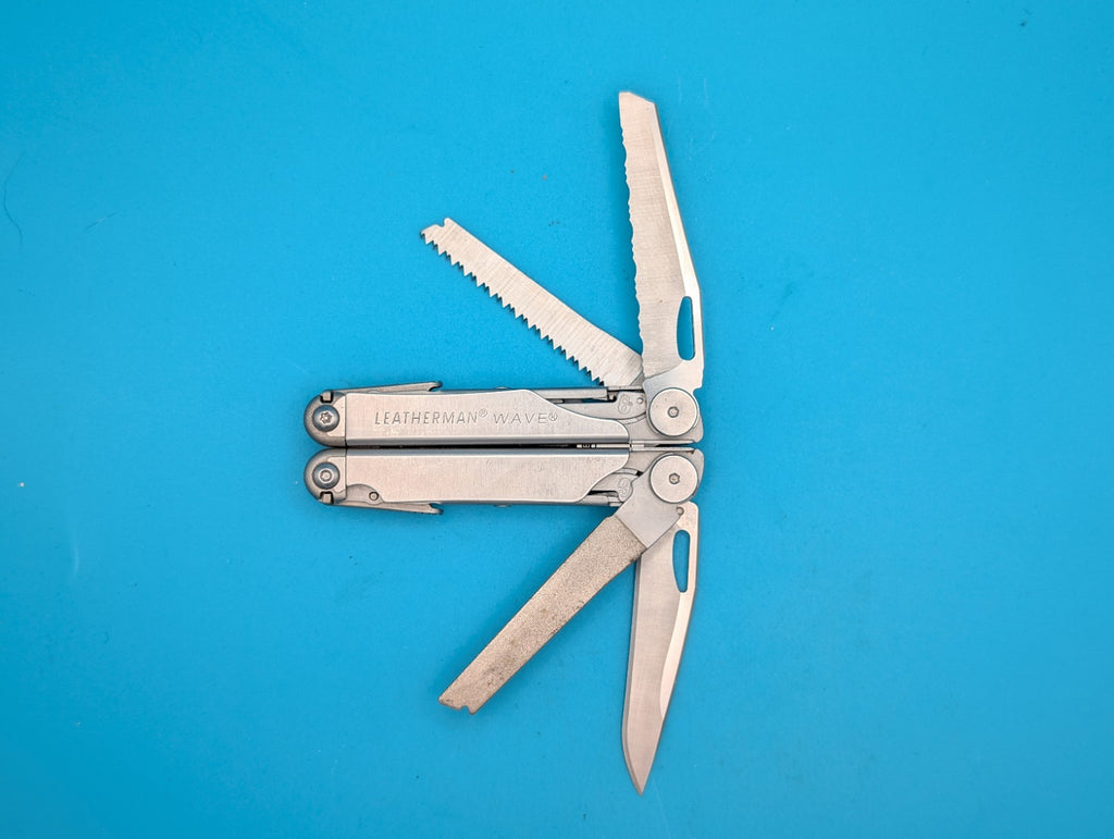 Leatherman Wave Multi Tool! Stainless! Retired! Free Shipping!