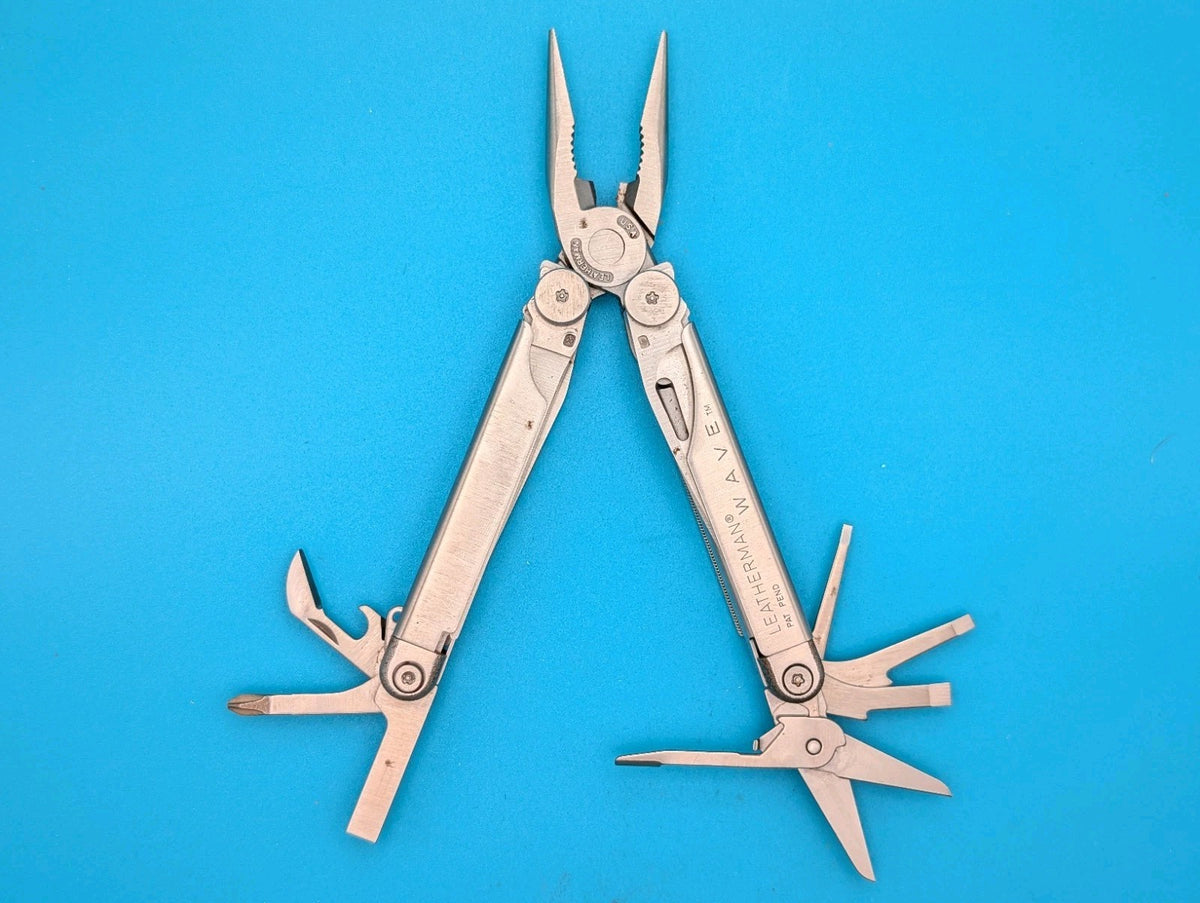 Vintage Leatherman Wave Original Multi Tool, Dated 11/00 (Nov, 2000)