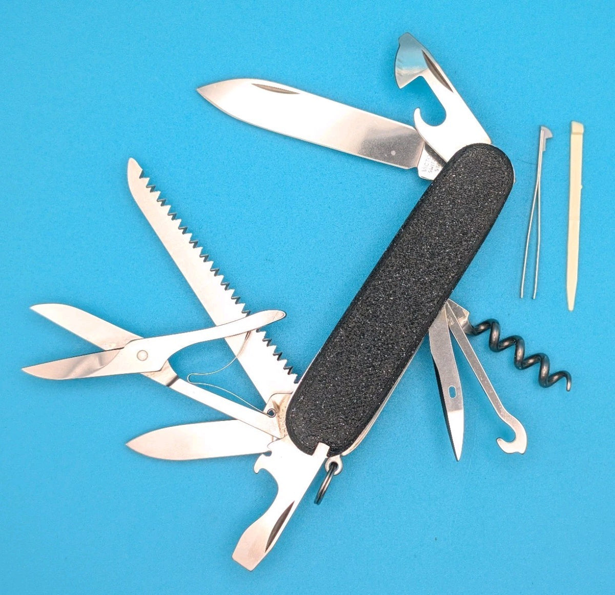 CUSTOM VICTORINOX HUNTSMAN GALAXY BLACK SWISS ARMY KNIFE MULTI TOOL!