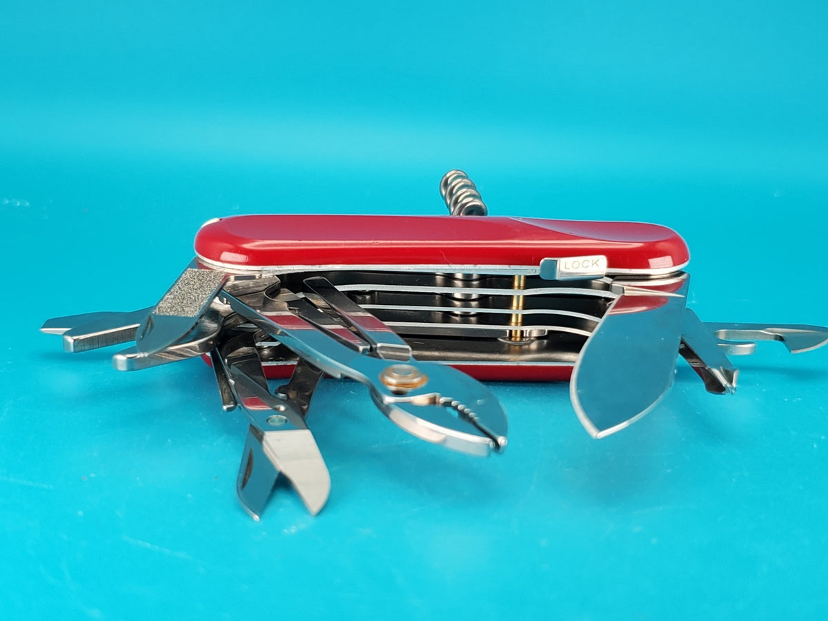 Wenger Evo S557 Swiss Army Knife Multi Tool! Delémont, 85mm, With Locking Blade!