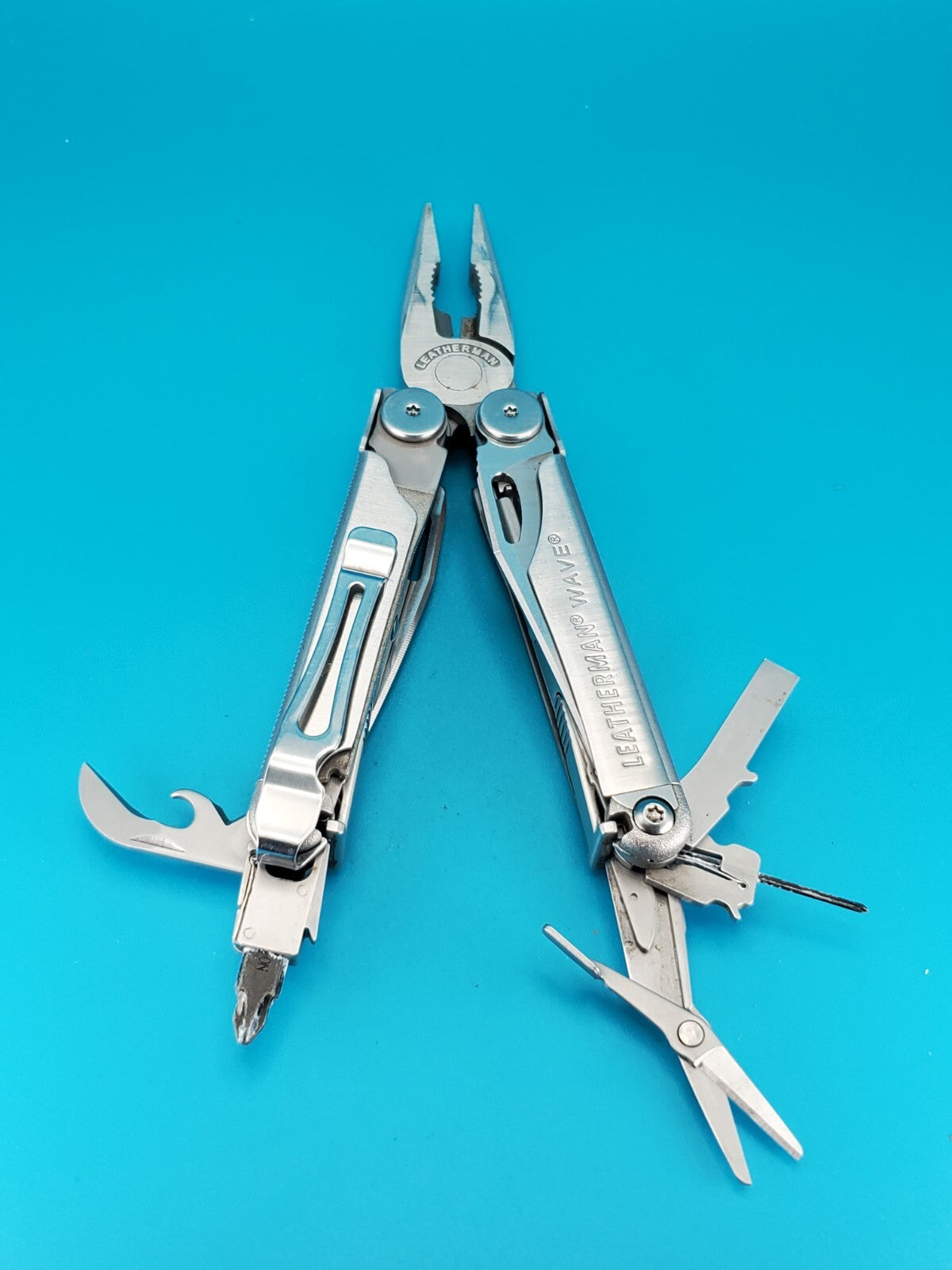 Leatherman Wave Multi Tool! Stainless! Retired! Free Shipping!