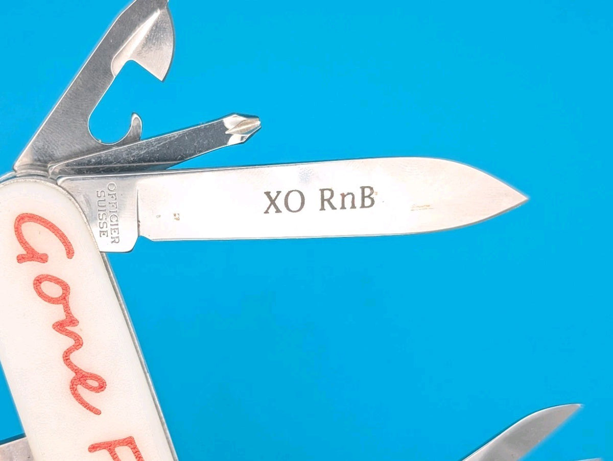 VICTORINOX EXPLORER GLOW IN THE DARK SWISS ARMY KNIFE MULTI TOOL!