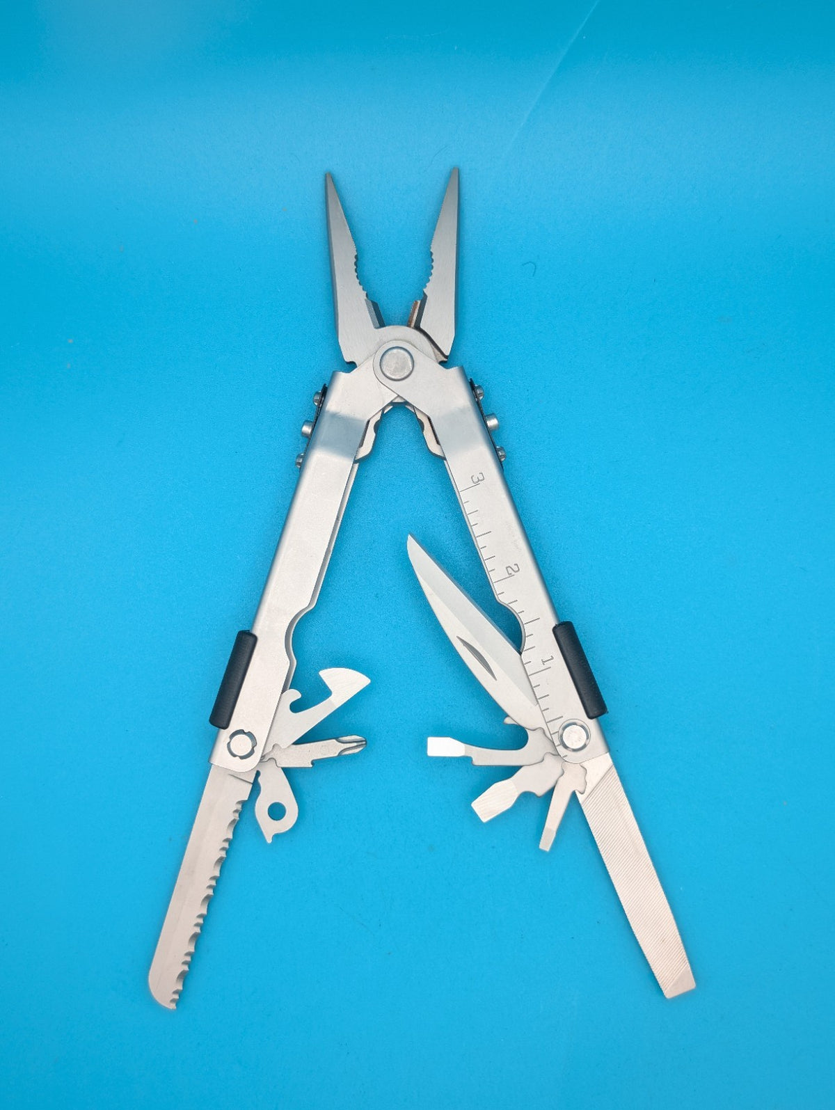 Gerber MP600 Multi-Tool Needle Nose Pliers!