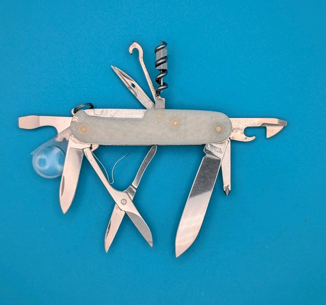 CUSTOM VICTORINOX EXPLORER GLOW IN THE DARK SWISS ARMY KNIFE MULTI TOOL! 91mm