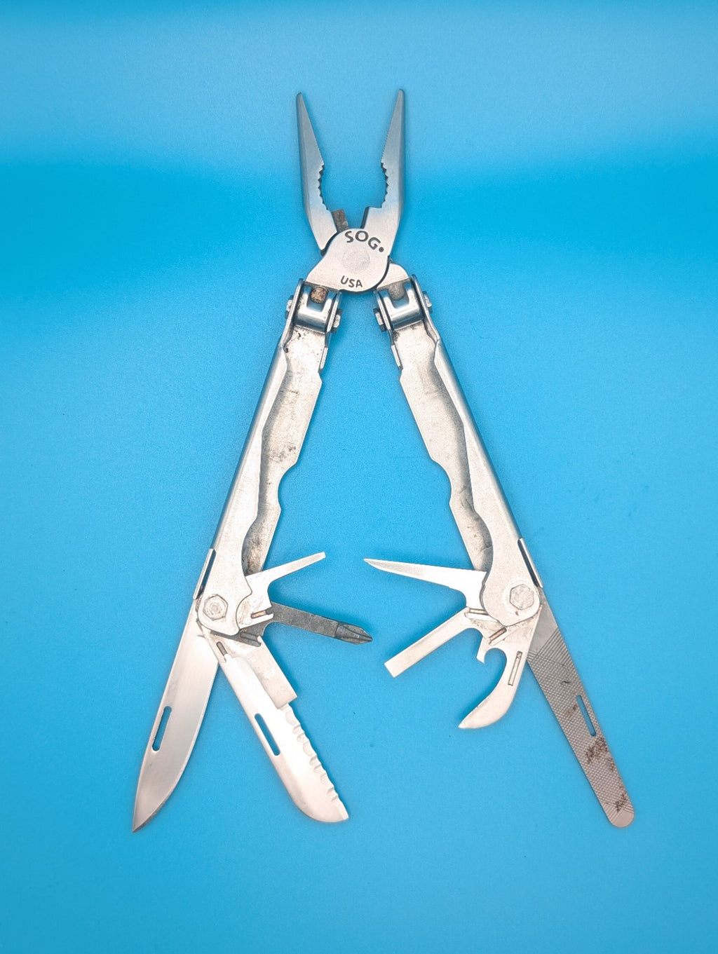 SOG USA PARATOOL Multi-Tool!