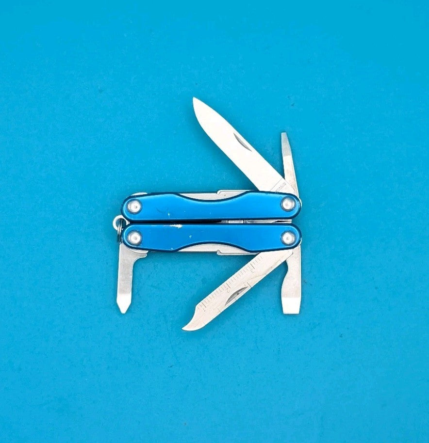 Leatherman Squirt S4 Multi-Tool, Key Ring, Retired, BLUE!