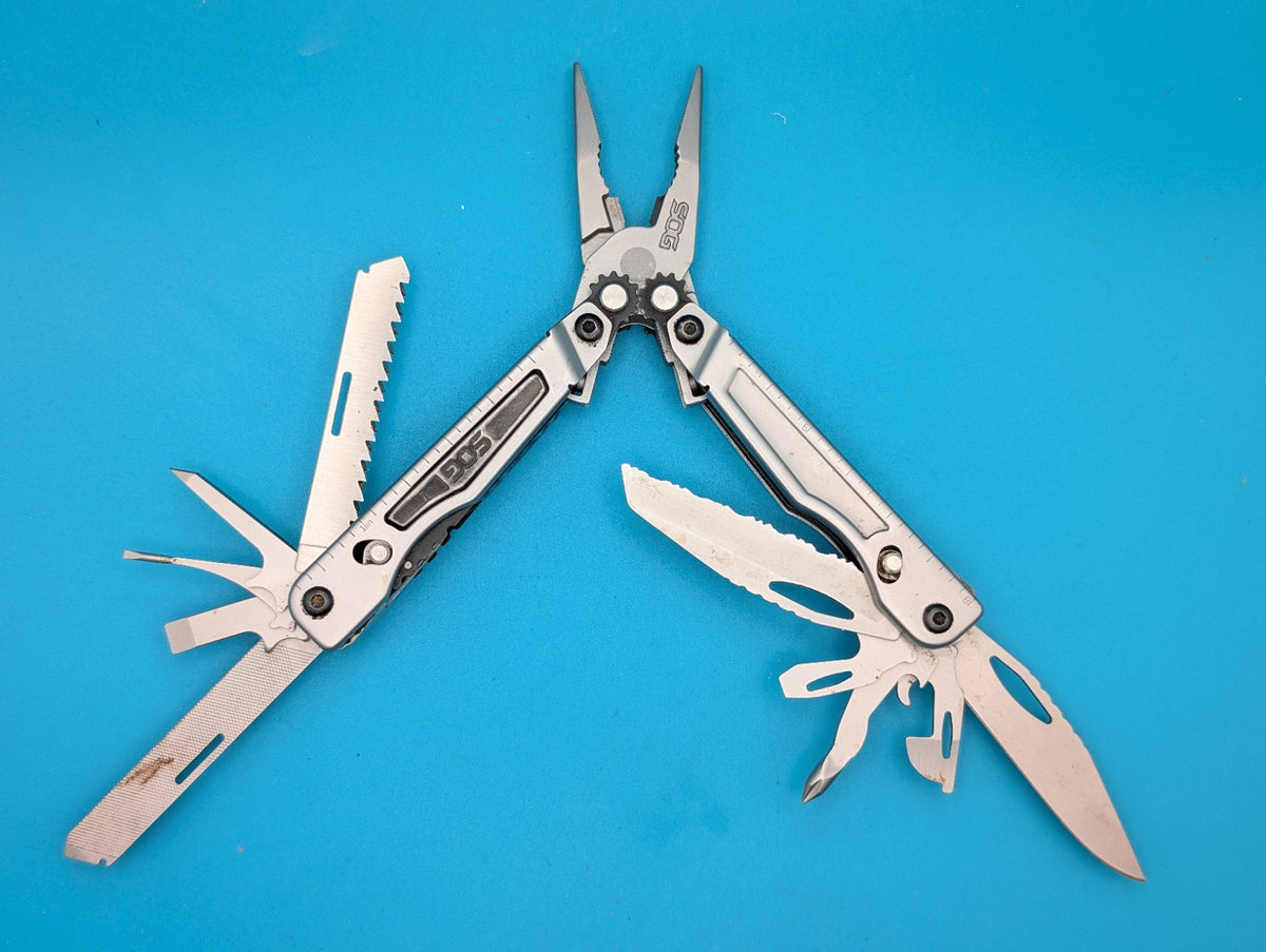 Retired SOG PowerPlay Knife Pliers Multi Tool! With Sheath!